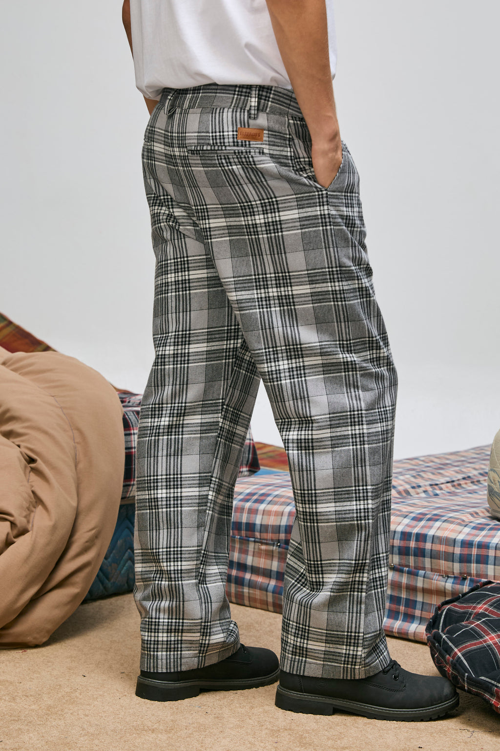 Pantalón Loose Cuadros Gris
