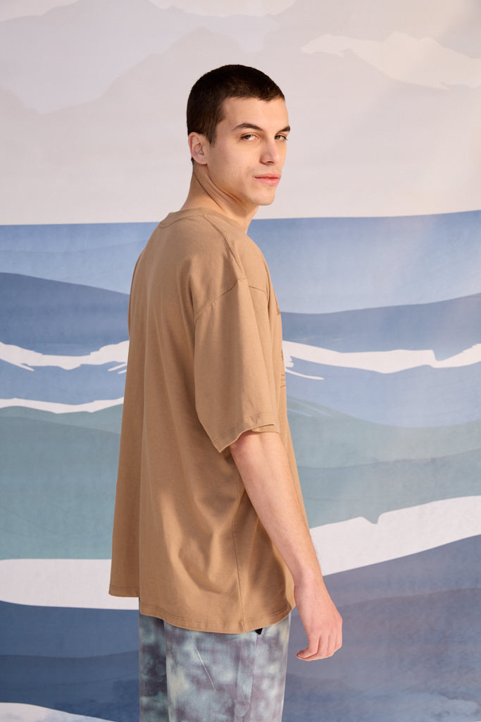 POLERA OVERSIZE FISH TOSTADO