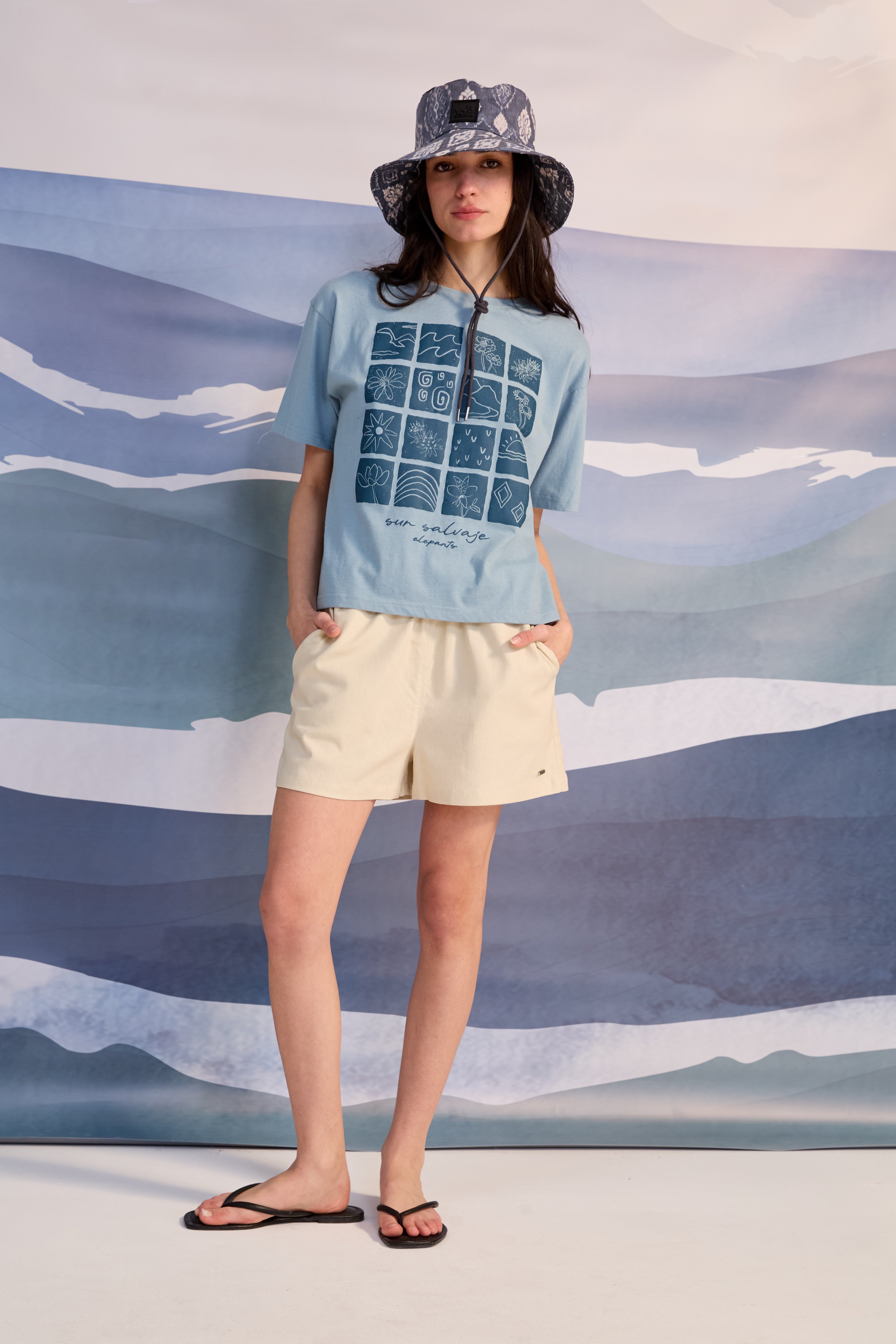 Remera Over Sur Salvaje Azúl Aero Claro