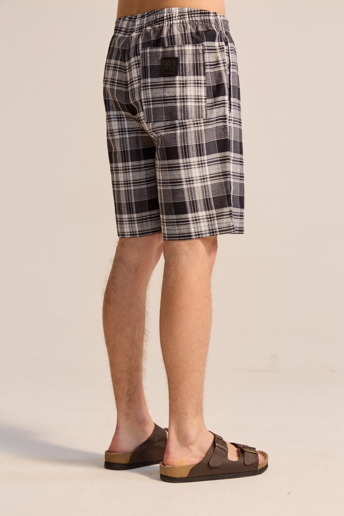 BERMUDA MUSTAFA CUADROS NEGROS
