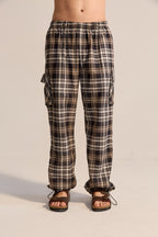 Pantalón Cargo Cuadros Negros
