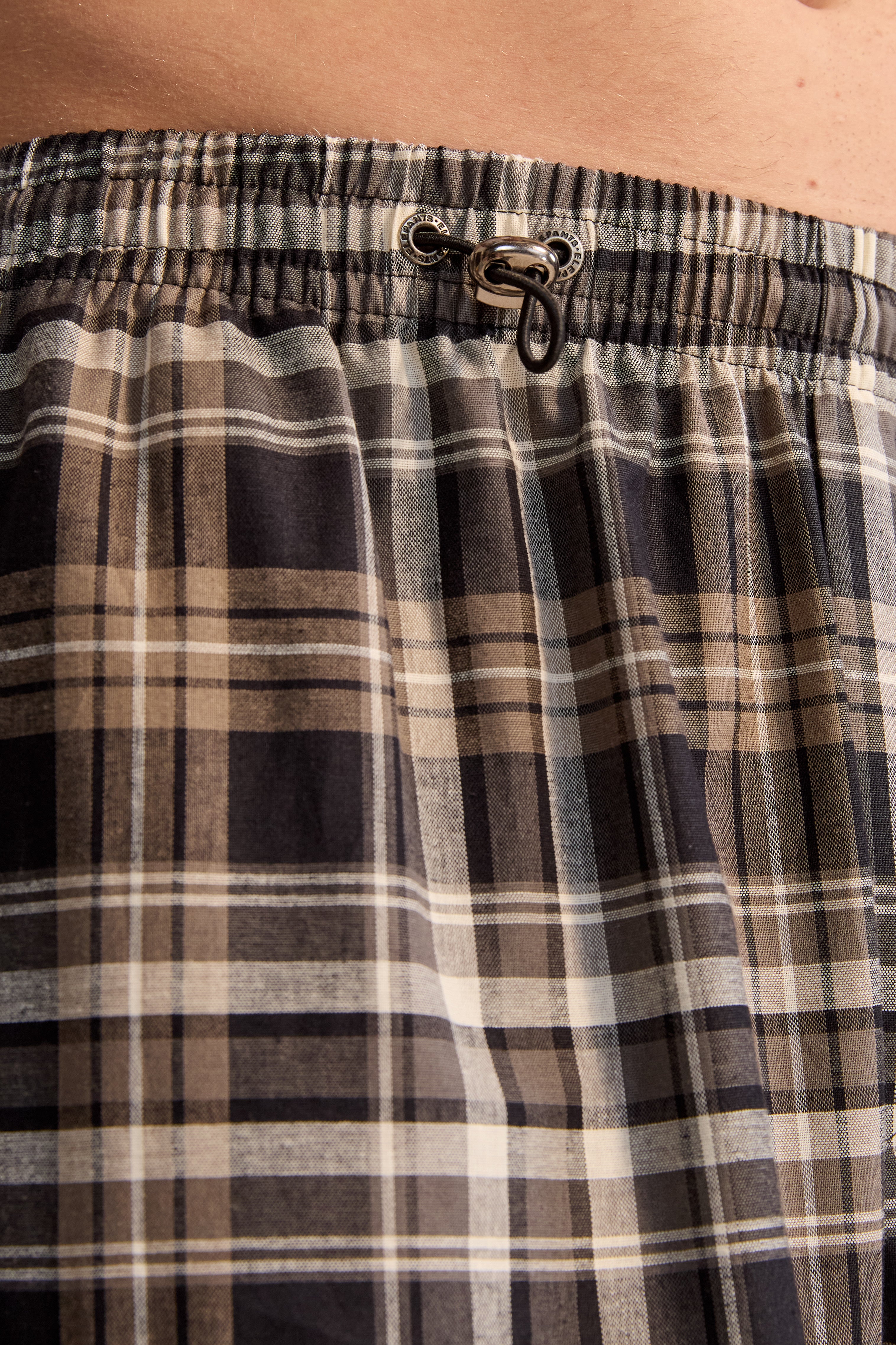 Pantalón Cargo Cuadros Negros