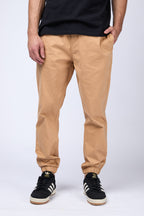 PANTALÓN JOGGER RENÉ GABARDINA CAMEL
