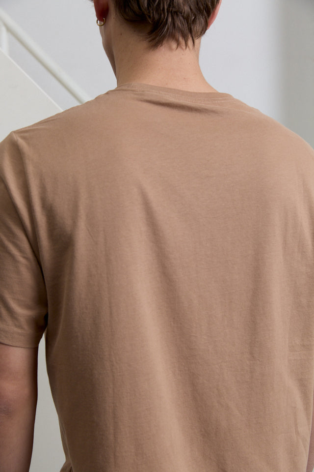 POLERA SMITH CAMEL 100% ALGODON